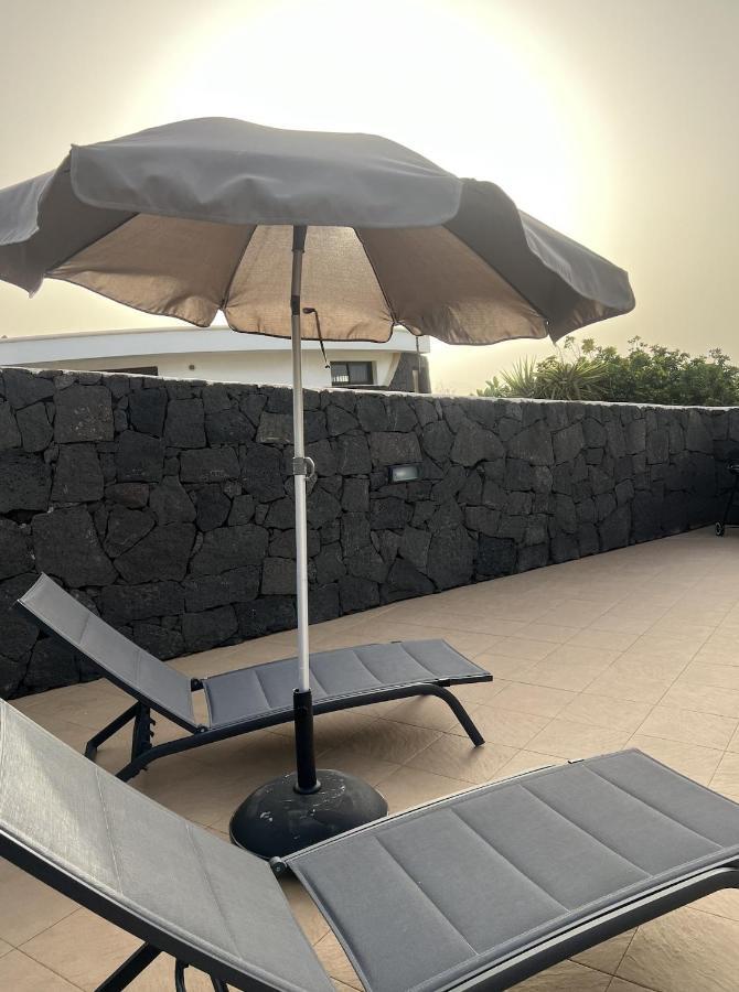 Bungalow Apartamento Sol Famara Eksteriør bilde